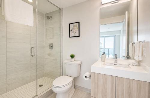 Garden District Apartment | Central 2BR Suite with Queen Beds - DT