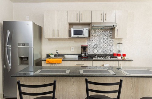 San Juan de Dios Apartment | Central condominium near IMSS, H Civil & CUCS