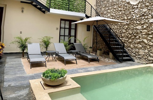 Centro Apartment | Central Deluxe room 2 blocks from Main Square