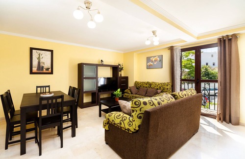 San Ambrosio Apartment | Central Los Remedios Apartment with Interior Patio