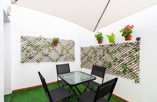 San Ambrosio Apartment | Central Los Remedios Apartment with Interior Patio