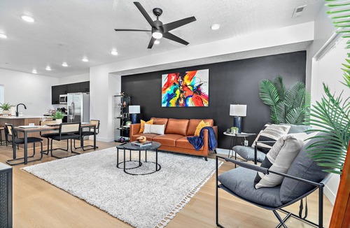 People's Freeway House | Centrally Located Getaway Minutes from downtownn