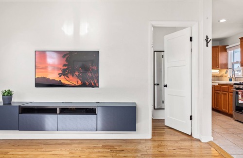 Zaferia Cottage | Centrally Located, 1-BR at Long Beach Casitas