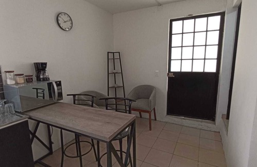 Guadalajara Municipality Apartment | Centrally located apartment with public transportation that takes you all over Guadalajara.