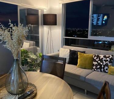 San Juan de Dios Apartment | Centro histórico Downtown Depto completo alberca climatizada AC parking free seguridad 24 hras