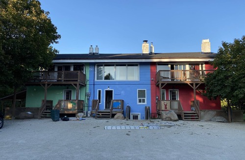 The Blue Mountains Ski Chalet | Chalet Blue - “Deer & Bear” (2 chalets, 10 bedrooms, sleeps 24)