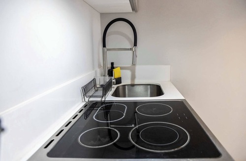 Americana Apartment | Chapu Summary: Ubicad