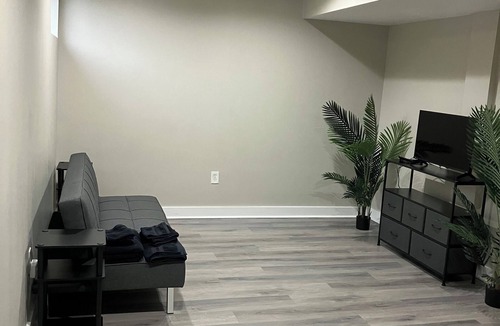 Coral Hills House | Charming 2-bedroom bungalow with WiFi, AC in peaceful Capitol Heights