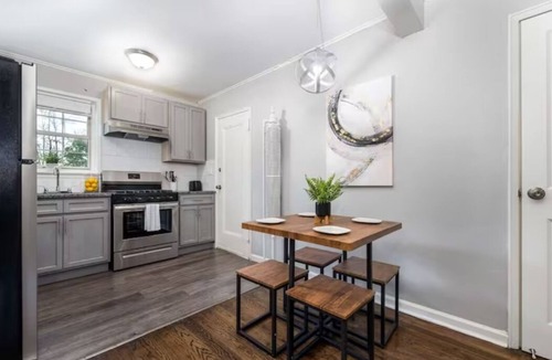 West Hartford Apartment | Charming 2-bedroom apartment with AC in West Hartford