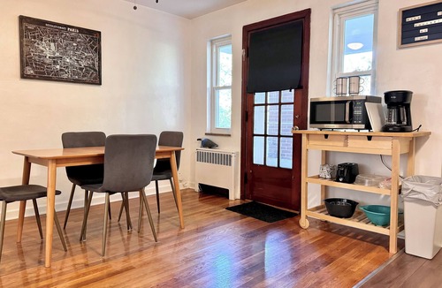 Westwood Apartment | Charming 2-bedroom on the West Side! Pet-friendly and quiet!