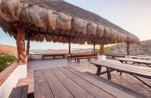 Pichilingue House | Charming 2BR/1Ba farm house close to Balandra