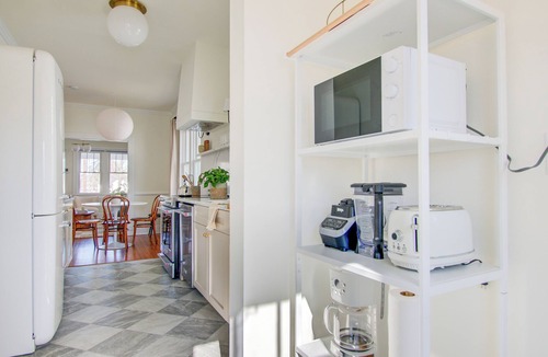 Fredericksburg House | Charming 3-bedroom bungalow with AC, fitness room, WiFi in Fredericksburg