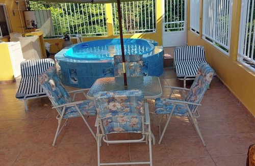 Ursulo Galvan House | Charming 3-bedroom house with WiFi and AC in lovely Chalahuite FINCA MIROSLAVA