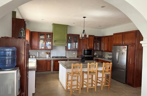 La Ribera House | Charming 3-bedroom house with AC, WiFi in Pleasant La Ribera