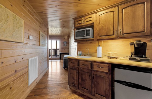 Mentone House | Charming 3-bedroom house, breathtaking views, Hot Tub, W/D Game Room