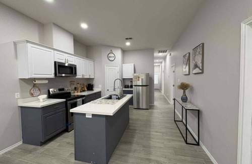 Mission House | Charming 3-bedroom house in delightful Mission