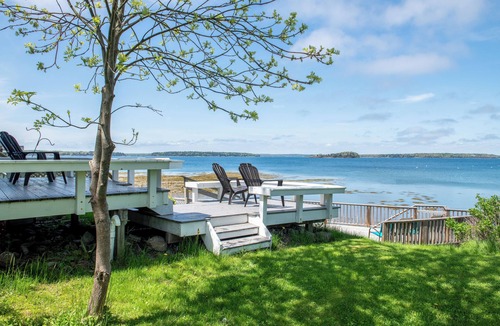 Mid-Coast and Islands Cottage | Charming 3BR, 1.5BA beachfront cottage with multi-level decks