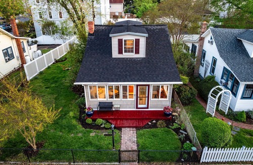 North Beach Cottage | Charming Beach Cottage Near Cafés & Shops
