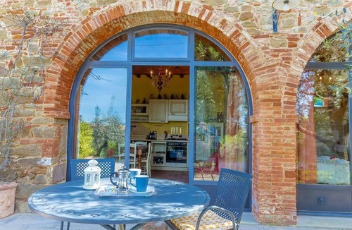Monte San Savino Apartment | Charming flat with private parking