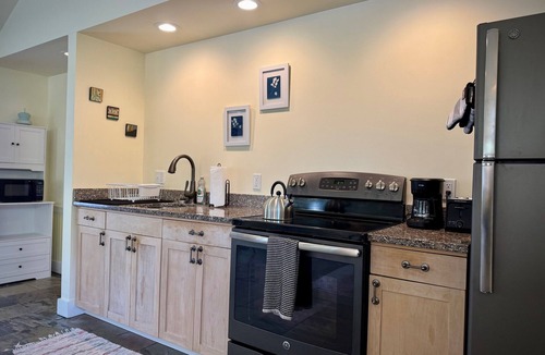 Blue Hill Apartment | Charming in-town apartment in scenic Blue Hill village near Acadia National Park