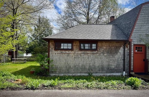 Blue Hill Apartment | Charming in-town apartment in scenic Blue Hill village near Acadia National Park