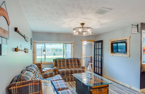 Bemus Point House | Charming Lake Chautauqua Home: Walk to Water!