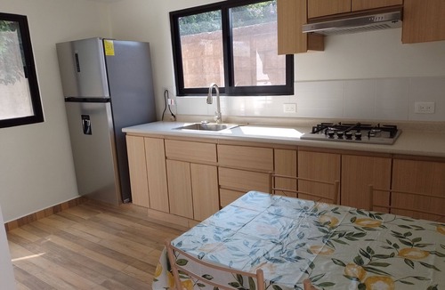 Amozoc House | Charming Tiny House: 2-bedroom with WiFi in Haras Ciudad Ecológica