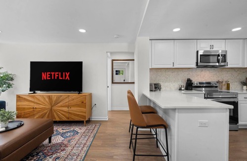 Tariffville Apartment | Charming & Newly Renovated Apartment