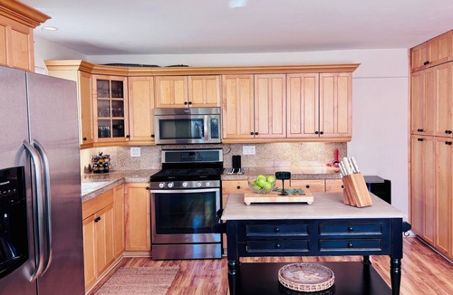 Warm Sands House | Charming Spanish Bungalow & Casita in Palm Springs