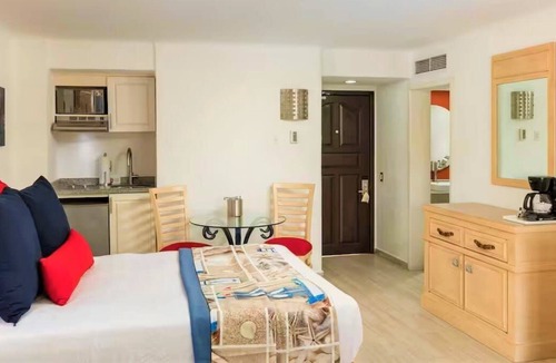 Atlatlahucan Apartment | Charming Studio + 24/7 Concierge Club at Los Cabos