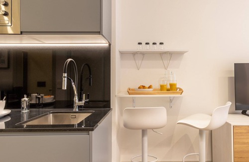 Chamberi Apartment | Charming Studio for Two in Beautiful Chamberí
