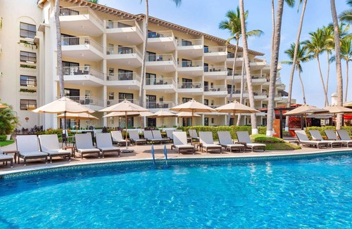 North Hotel Zone Apartment | Charming Studio condo in terrific Puerto Vallarta with WiFi, fitness center,
