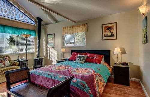 Mendocino House | Charming Studio with WiFi - Walking Distance to Caspar Beach