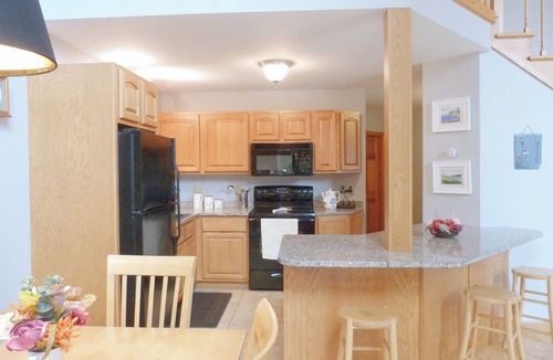 Brooksville Cottage | Charming two-bedroom cottage on Cape Rosier walking distance to Bakeman Beach!