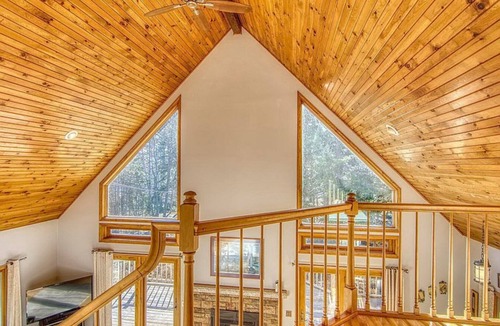Brooksville Cottage | Charming two-bedroom cottage on Cape Rosier walking distance to Bakeman Beach!
