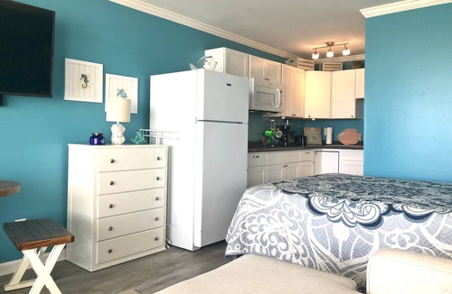 Atlantic Beach Apartment | Chateau Relaxo Duex- Remodeled Pool View Condo with Direct Beach & Sound Access
