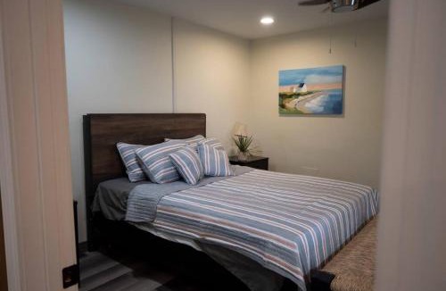 Mars Hill-Blaine House | Cheerful 1 Bedroom Home with Mountain View