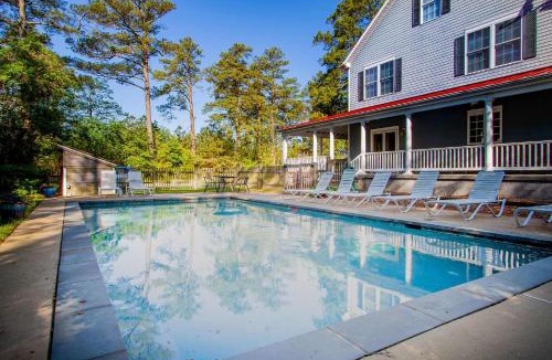 Woolford House | Chesapeake Waterfront - 7BR 5BA - Beach Pool Dock