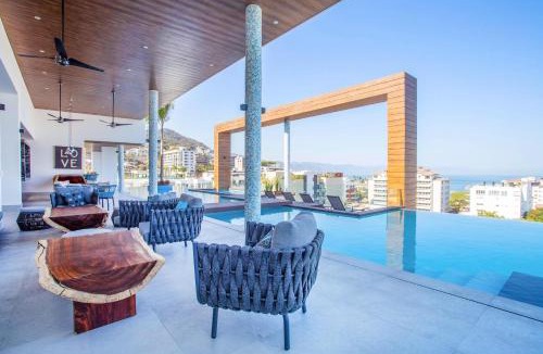 Emiliano Zapata House | Chic 1BR in Romantic Zone with pool