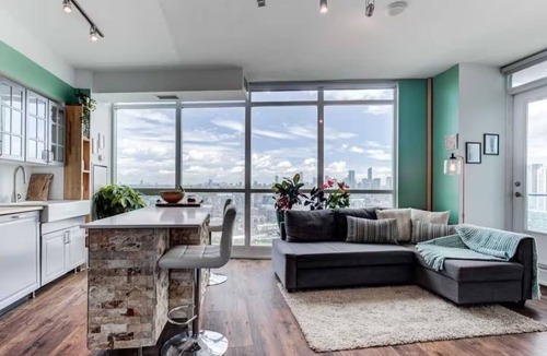 Niagara Hotel | Chic 2-bedroom+Sofabed W/1Bath parking, walk to CN Tower