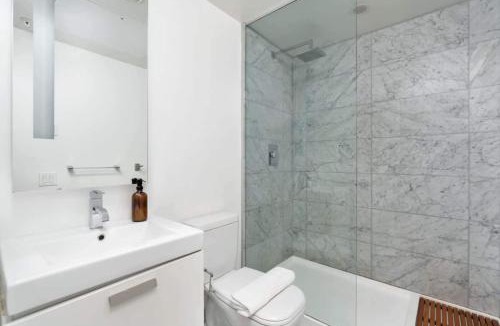 Niagara Apartment | Chic City Oasis with Cafes & Bars at your Doorstep