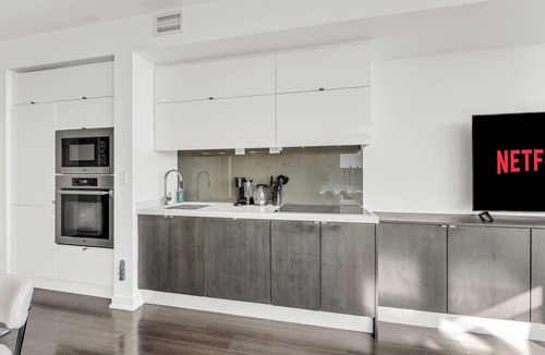 CityPlace Hotel | Chic hotel suite with AC in vibrant Toronto by CN Tower