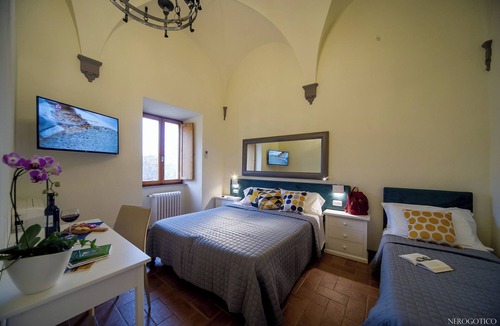 Volterra Hostel | Chiostro delle Monache Hostel Volterra