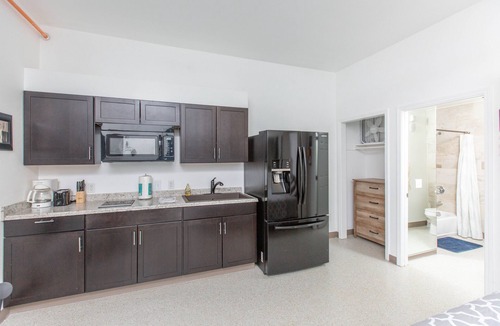 Abbott Loop Apartment | Chugach Mountains View South Anch Premium Suite