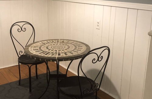 Oakley Apartment | CINCINNNATI COMFORTABLE ONE BEDROOM