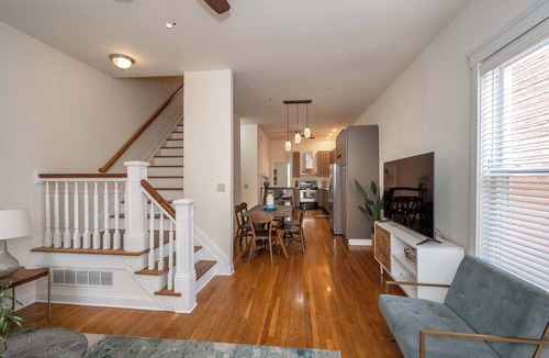 Mount Adams House | Cityscape Escape | Local Eateries