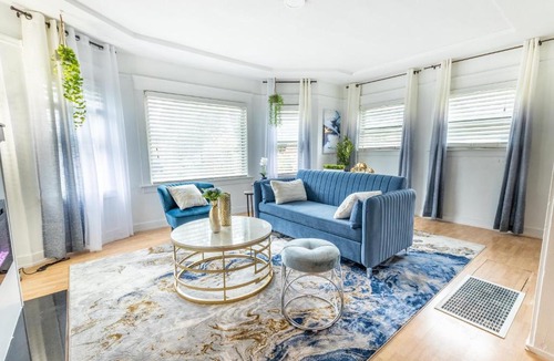 San Bruno House | Cityscape Haven - Central SF Home near SFO