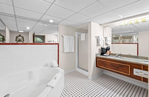 Branson Theater District Hotel | Clarion Inn Branson