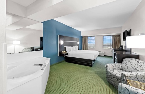 Branson Theater District Hotel | Clarion Inn Branson