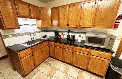 Downtown Minneapolis Apartment | Clean 1st floor 4 bedroom Near Downtown [1-4]